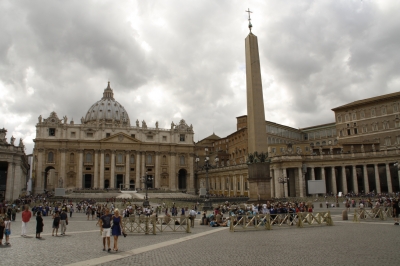 Petersdom, Vatikan mit Obelisk