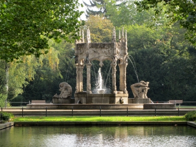 Märchenbrunnen (von-der-Schulenburg-Park Berlin)