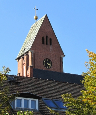Blick zum Kirchturm