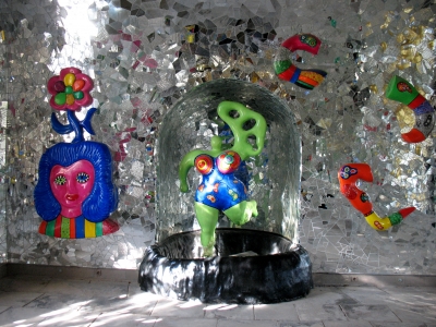 Herrenhäuser Gärten Grotte Spiegelraum mit Figuren