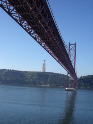 Die Brücke über den Tejo