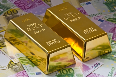 Goldbarren und Geld