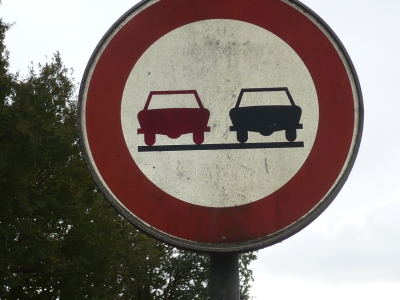 Verkehrsschild  überhohlen verboten