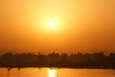 Es wird Nacht im Hafen von Luxor 2