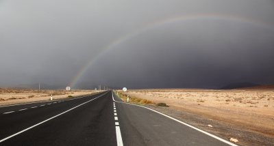 Regenbogen über der Wüste 2