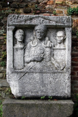 Xanten, Dom, römischer Grabstein #2