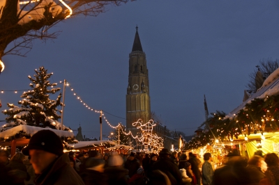 Weihnachtsmarkt in Landshut am Abend