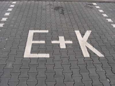 E + K Parkplatz