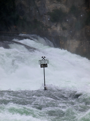 Zeichen im Rheinfall