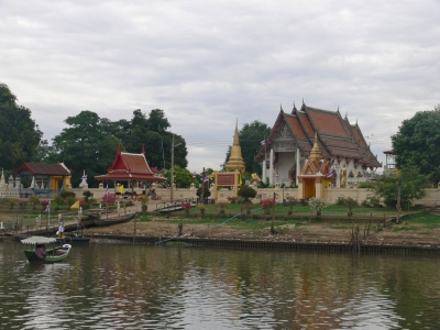 Tempelanlage gegenüber Nachtmarkt , Ayutthaya Thailand