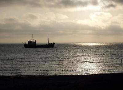 Schiff_am_Abend_Nord_Niederlande