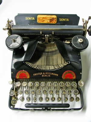 Historische Senta-Schreibmaschine