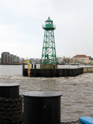 Bremerhaven Leuchtturm Hafeneinfahrt rechts