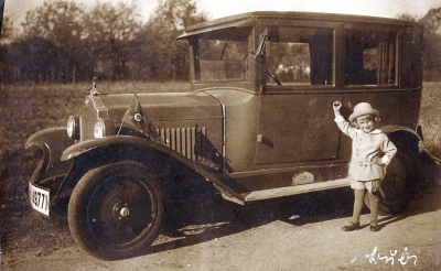 altes auto um 1933
