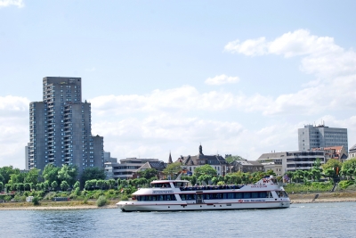 Weisse Flotte auf dem Rhein