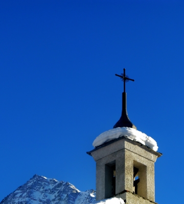 Kirchturm im Himmel