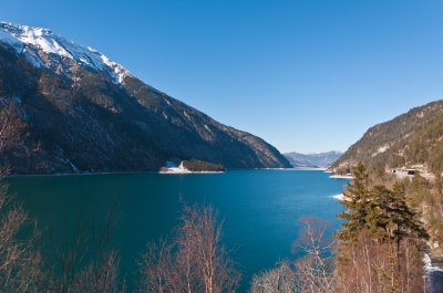 Achensee unter blauem Himmel