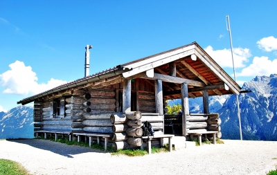 Hütte am Hohen Kranzberg bei Mittenwald