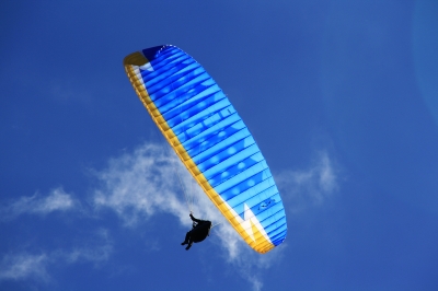 Paragliding in dern Bergen