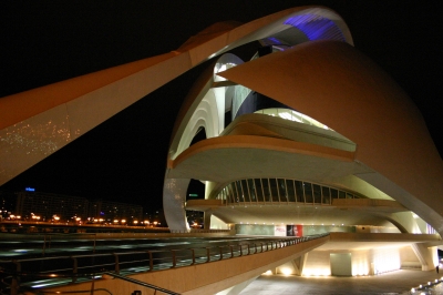 Opernhaus Valencia bei Nacht