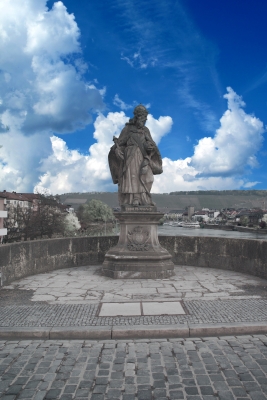 Denkmal auf der alten Brücke in Würzburg
