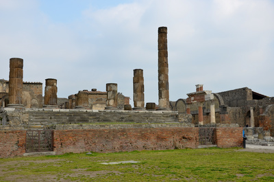 Reste des Tempels von Apollon in Pompeji