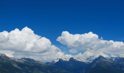 Wolken über den Bergen