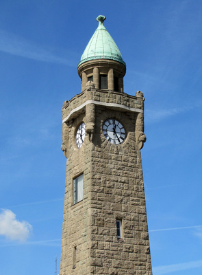 Hamburg, Pegel- und Glockenturm