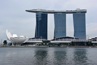 Das neue Mega-Hotel Marina Bay Sands in Singapur