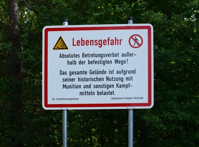 Hinweisschild Lebensgefahr