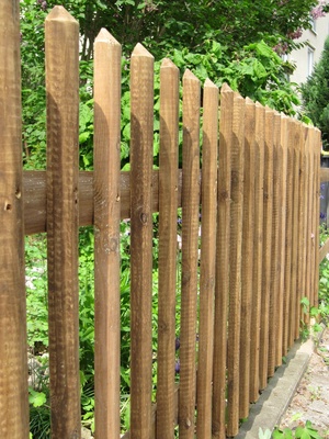 Frisch gebauter Zaun