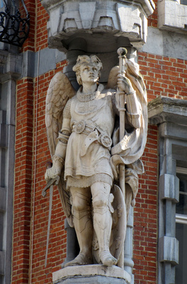 Skulptur am Maison Thonet (Brüssel)