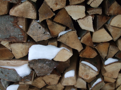 Holz im Winter