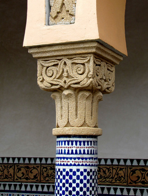 Orientalischer Säulenschmuck