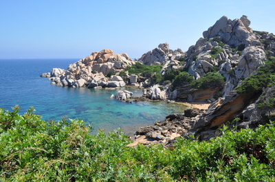 Sardinien: Granifelsen und Meer