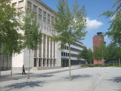 Wappenhalle und Tower in München-Riem