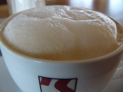 Milchkaffee (Nahaufnahme)