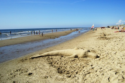 Wal aus Sand am Strand