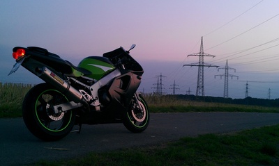 Kawasaki zx6r am Abend