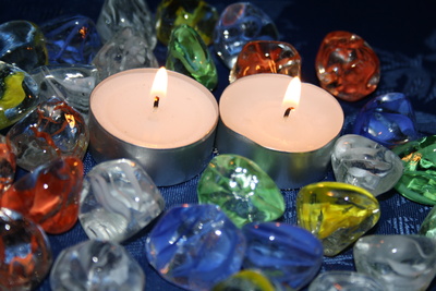 Kerzen und Glas