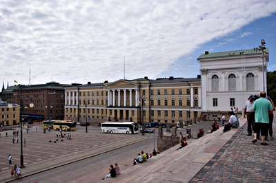 Die  Universität am Senatsplatz.