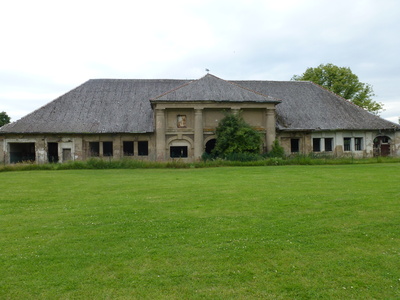 Ein altes und unbewohntes Haus in Dargen auf Usedom