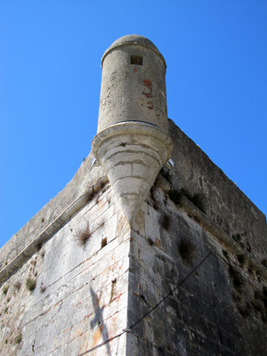 Alter Wehrturm der Citadela von Cascais