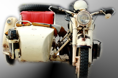 altes Motorrad mit Beiwagen