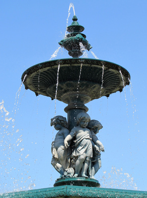 Lissabon, Bronzebrunnen am Rossio (Detail)