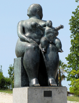 Lissabon, Botero-Skulptur "Mutterschaft"