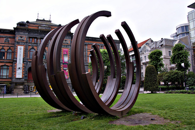 Sculpture of Four Arcs