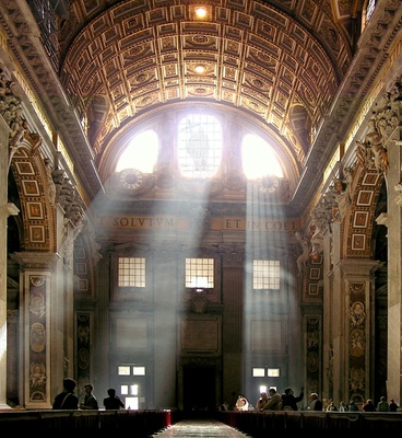 Petersdom, innen mit Lichteinfall