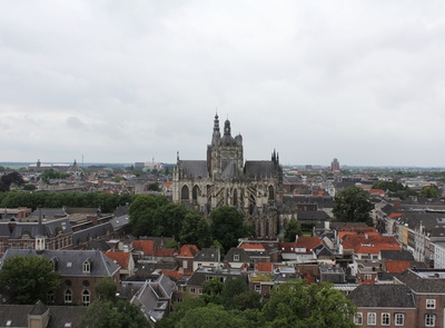 Blick  auf Sin-Jan-Kirche in s´Hertogenbosch (NL)