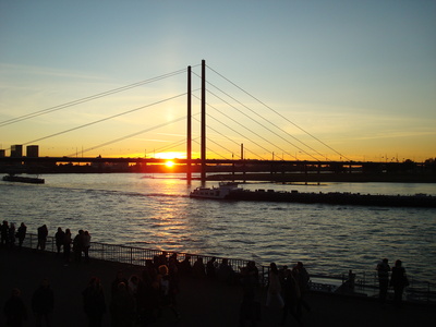 Düsseldorf mit Rhein